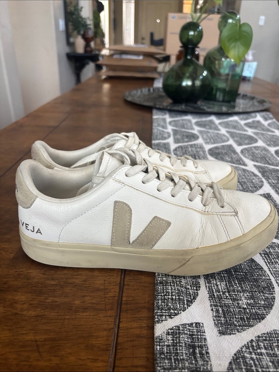 Veja Shoes - Veja Low-Top Sneakers in White with Beige Accents